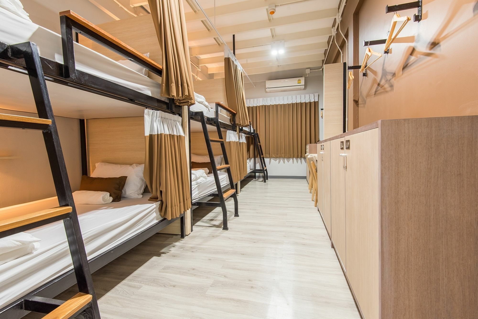 Siam Stadium Hostel Bangkok Exterior photo